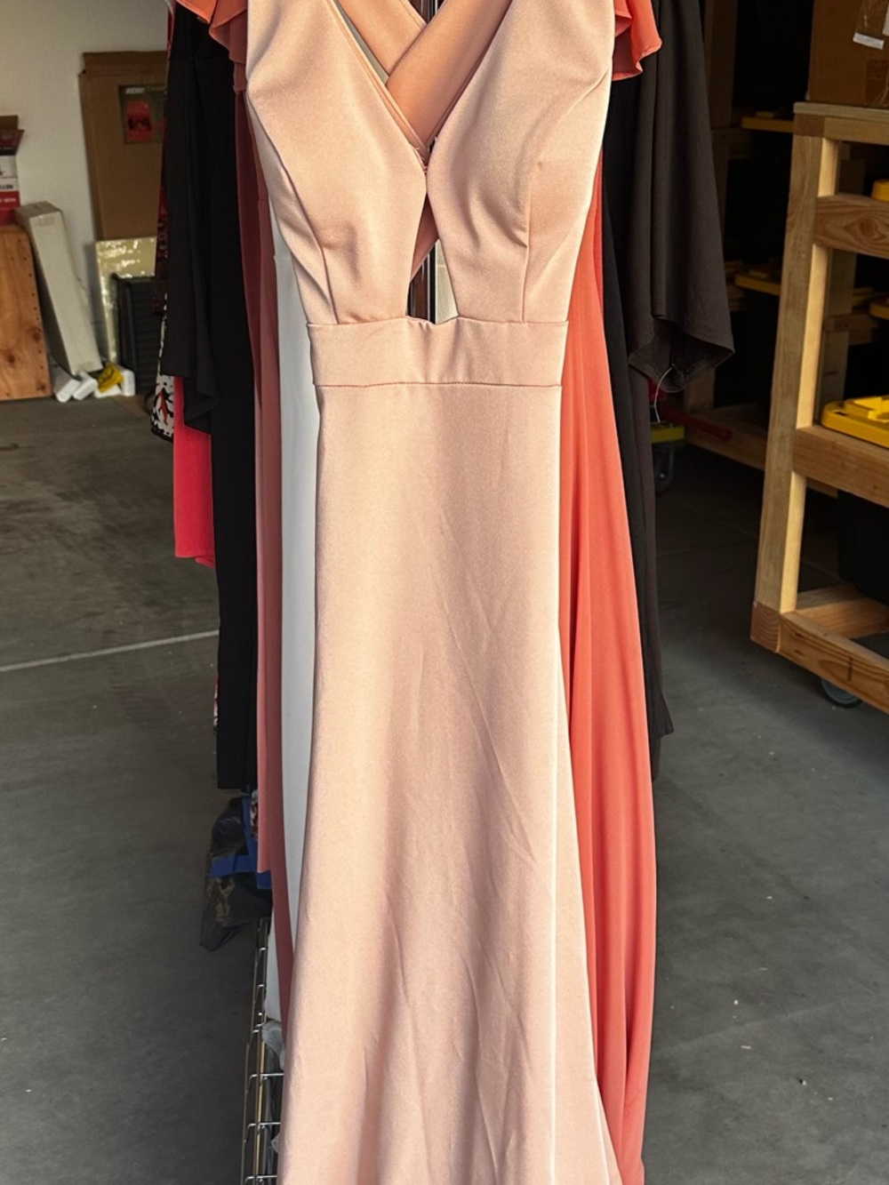 Xscape Peach V‑Neck Maxi Dress